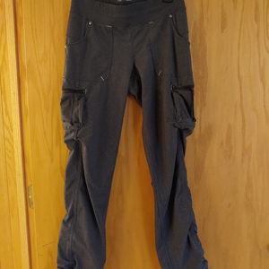 Athleta leggings with pockets and rusching